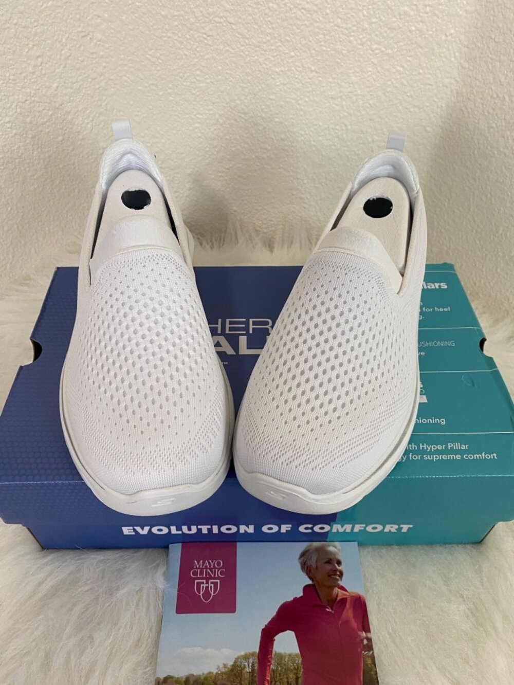 Skechers Performance Go Walk 7 Slip-On Women shoes Size 8 White  Comfort